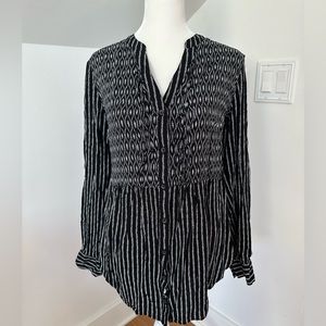 Anthropologie black and white print button up size 10